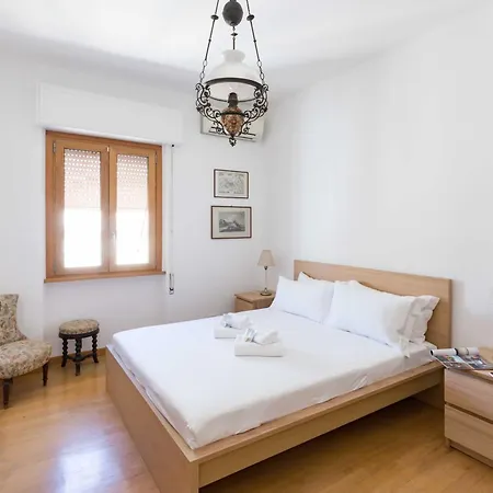 Apartamento Casa Arezzo - Silenzioso Trilocale Con Terrazzino Privato - Cale 06 Roma
